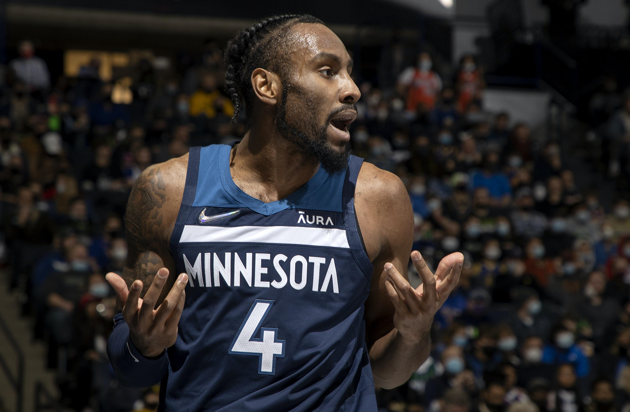 lol台服官网-詹姆斯博客节目说过球场上不能笑了