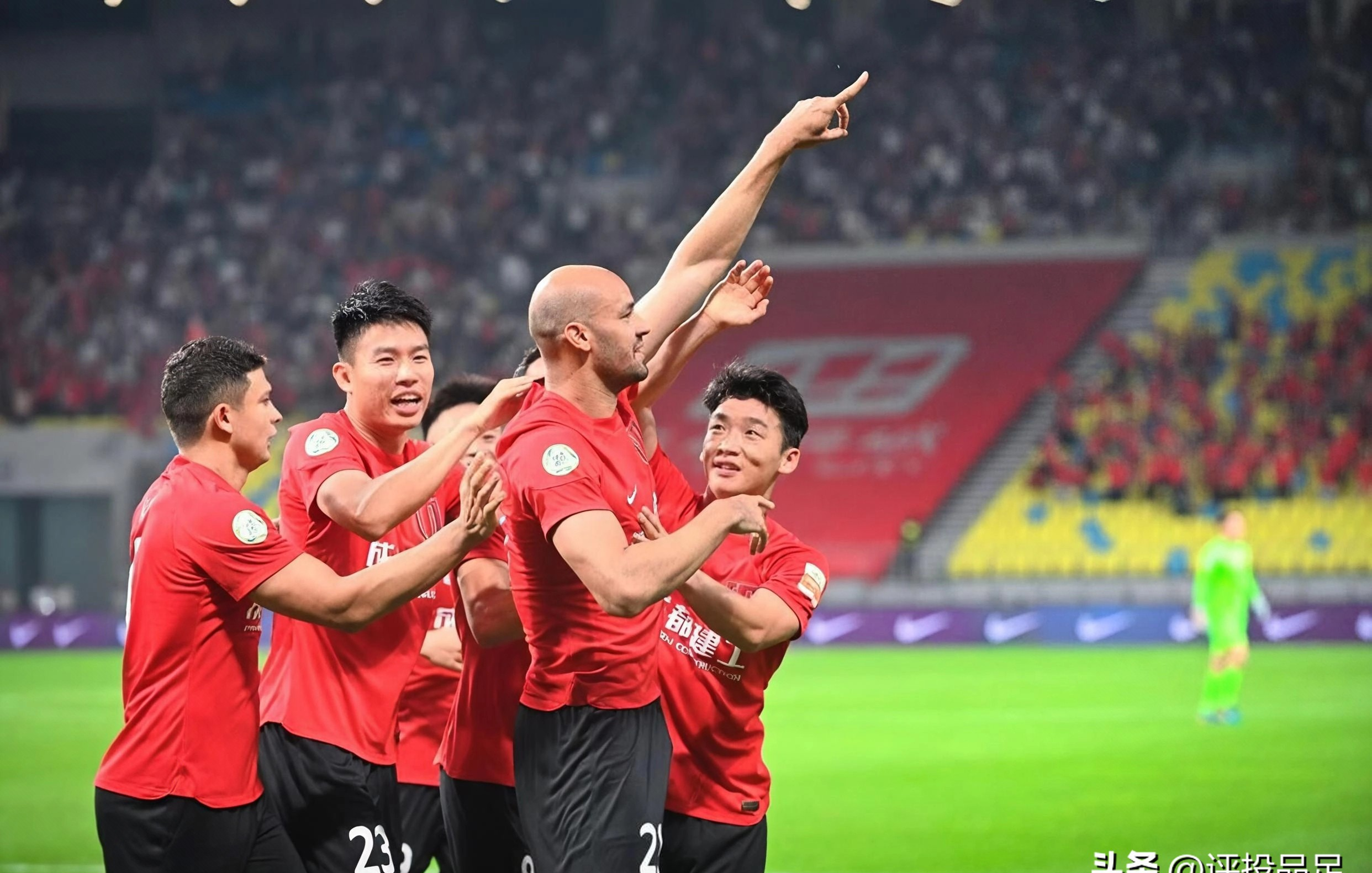 lol台服官网首页地址-上海申花迎欧联关键赛，转会期队长鼓劲，底气十足，纪律约束更严格(中国足球上半场上海申花腾讯视频)